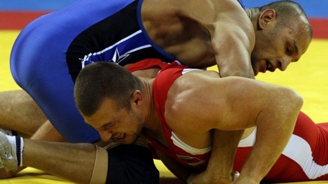 المشاكل تطارد المصارعة قبل السفر إلى الأولمبياد 