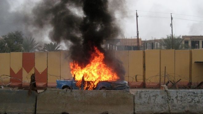 عاجل| انفجار 3 سيارات مفخخة يقودها انتحاريون في معبر 