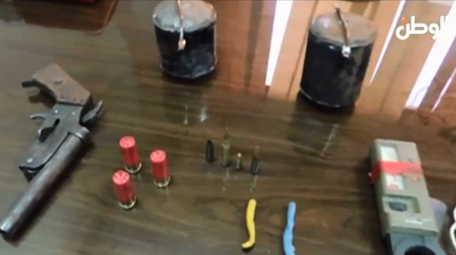بالفيديو| ضبط فرد خرطوش وقنابل بحوزة تجار سلاح في مطروح