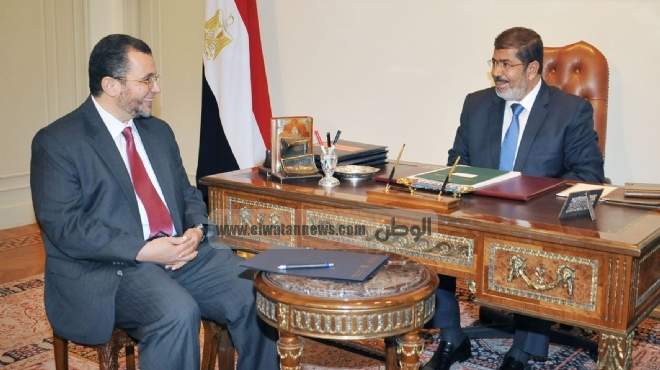 كواليس اختيار «قنديل» رئيساً للحكومة: «مرسى» أبلغه بتوليه المنصب بعد يوم من اجتماع «الإرشاد»