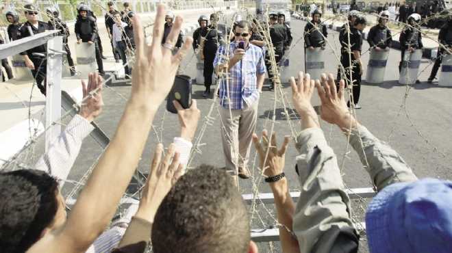 «التنظيم الإرهابى» يشد الرحال من المحافظات لمحاصرة «أكاديمية الشرطة» خلال محاكمة «مرسى»