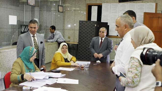 بالصور| إقبال كبير من المصريين بالإمارات على المشاركة في الاستفتاء