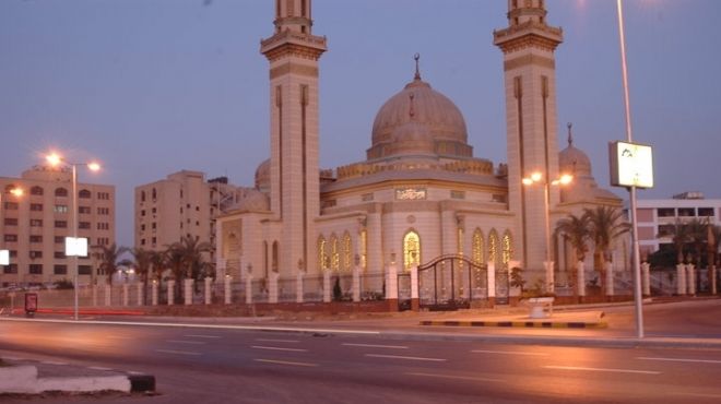 مسجد الرحمن الرحيم.. جامع لزخارف العهود الإسلامية