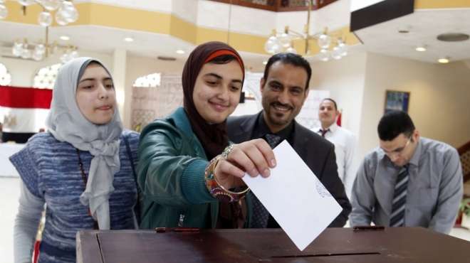 انتهاء تصويت المصريين في لبنان على مشروع الدستور الجديد
