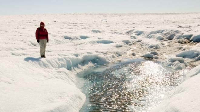  بالصور .. ذوبان جليد جرينلاند بفعل حرارة يوليو بشكل لم يحدث منذ 150 عامًا