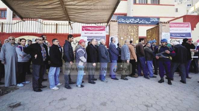 الإسكندرية: إقبال كثيف.. وسلفيون يساعدون الناخبين