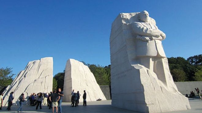 تمثال لوثر كينج في أمريكا 