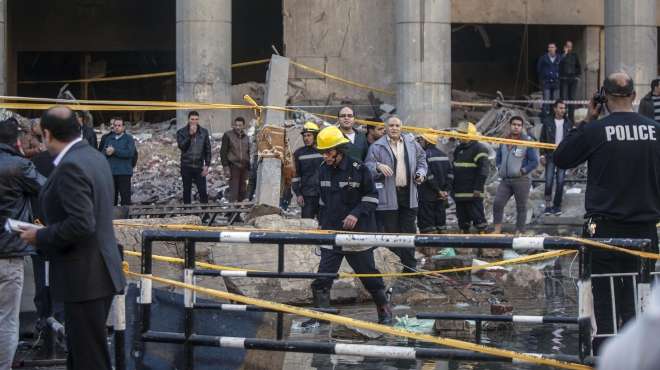 عاجل|  وصول فريق المعمل الجنائي لمعاينة مكان الانفجار بمحيط مديرية أمن القاهرة