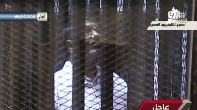 هيئة دفاع مرسي تقرر إعلان انسحابها .. والقرار السبت أمام محكمة 