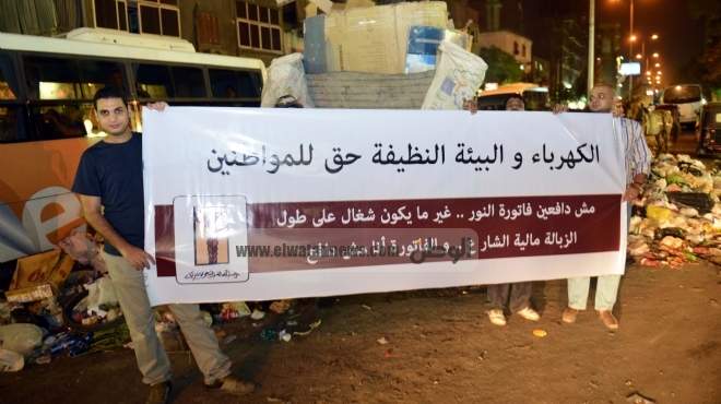 «الوطن» ترافق أول جولة لحملة «مش دافعين» ضد قطع الكهرباء فى إمبابة
