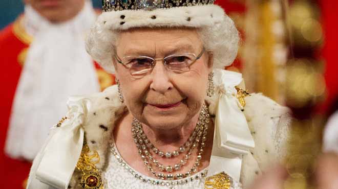 الملكة إليزابيث تحتفل باليوبيل الماسي لجلوسها على عرش بريطانيا العظمى 