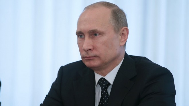 بوتين يدعو أغنياء البلاد إلى دفع الضرائب داخل روسيا