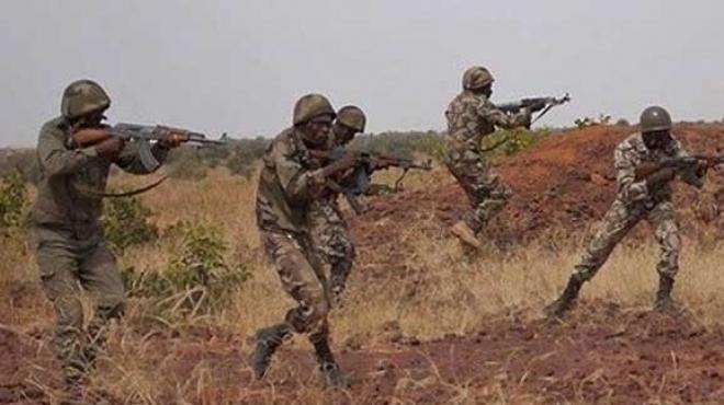 جنود ماليون يقتلون 3 مسلحين قرب الحدود مع بوركينا فاسو 