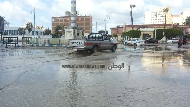 أمطار غزيرة في بورسعيد واستمرار إغلاق 