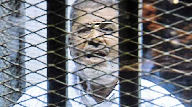 وصول المحامين المنتدبين للدفاع عن مرسى فى قضية التخابر وغياب العوا 