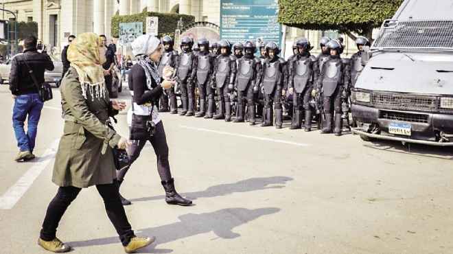 «هجوم مزدوج» على الشرطة من طلاب الإخوان والحركات الثورية