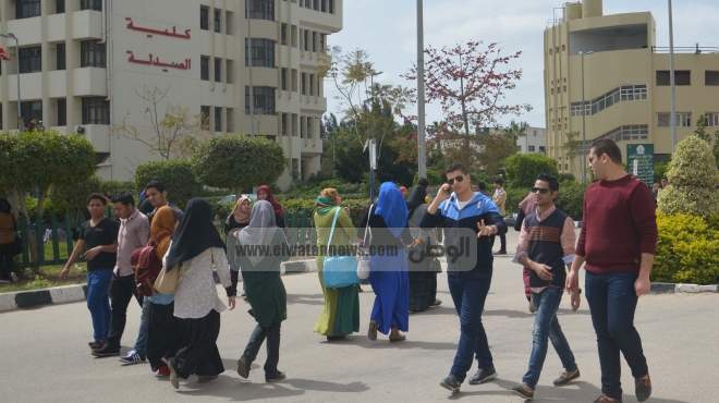 طالبة تهدد بالانتحار بجامعة المنصورة بعد عودة أستاذ جامعي للتدريس تحرش بها