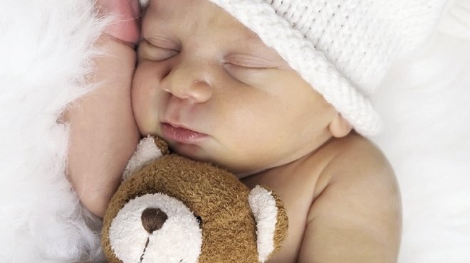  دراسة جديدة تحذر من مخاطر نوم الأطفال الرضَّع في فراش واحد مع ذويهم 