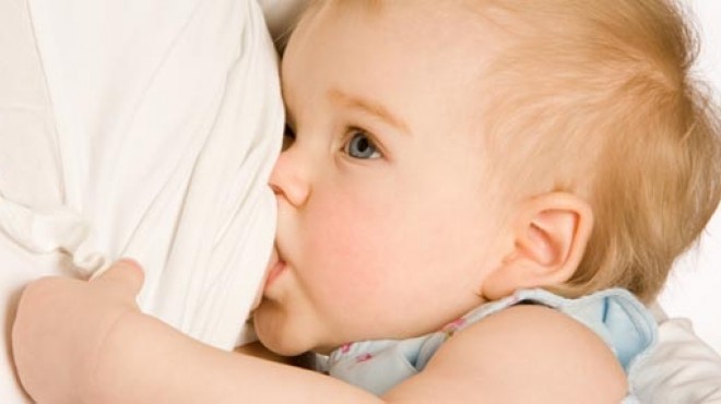دراسة: الرضاعة الطبيعية تزيد من نمو القدرات العقلية للطفل