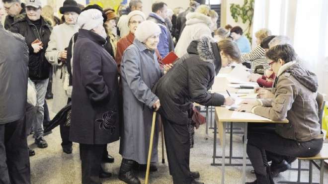  96.6 % من الناخبين في القرم يصوتون لصالح الإنضمام لروسيا