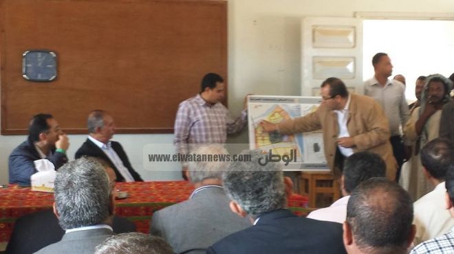  بالصور| وزير الإسكان يستعرض التخطيط الجديد لمدينة حلايب 