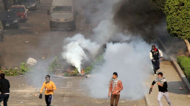  عاجل| قوات الأمن تطلق قنابل الغاز على طلاب الإخوان بـ