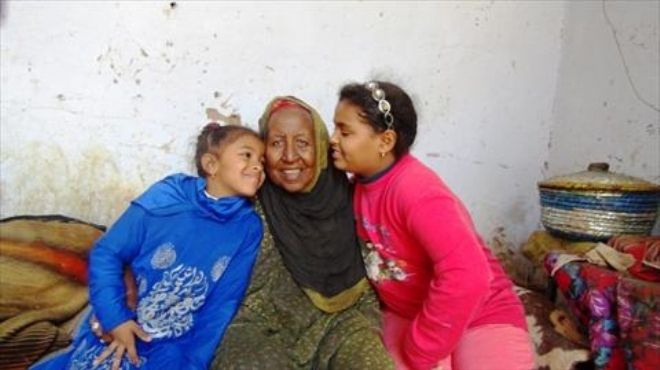 «الحاجة نونا» : «الجيران بيجيبولى هدايا عيد الأم.. لأنى معنديش أولاد»