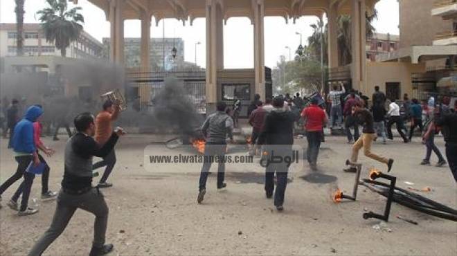 جامعة المنصورة تنفي رفع علم القاعدة خلال تظاهرات الطلاب