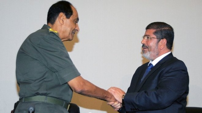 «هآرتس»: خلافات بين مرسى وطنطاوى حول الاستعانة بـ«حماس» فى محاربة «الإرهاب»