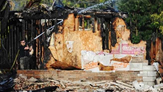 حرق مسجد في كنساس وتدميره كلية