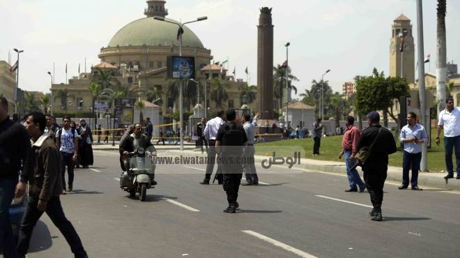 نشوب مشاجرة بين الأمن الإداري وأولياء أمور طلاب في معامل تنسيق جامعة القاهرة