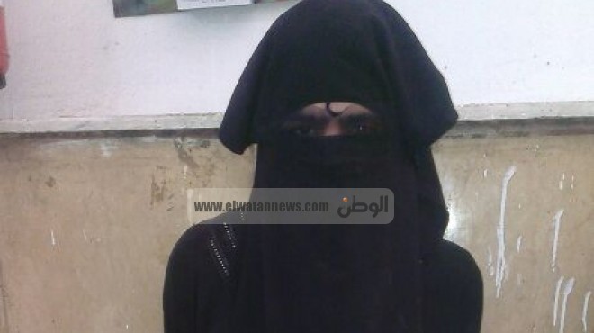 علقة ساخنة من نساء قرية بالدقهلية لمدرس ارتدى نقابا للتحرش بهن