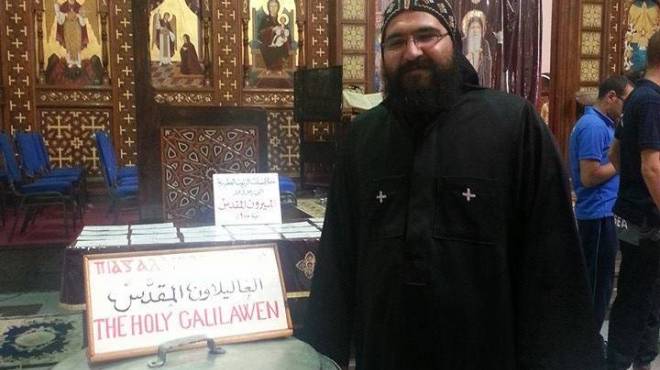 الأنبا بيشوى: نصلي في كل قداس من أجل مصر والمشير السيسي