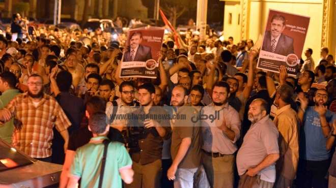 اشتباكات بين مؤيدي ومعارضي مرسي والإخوان أمام 