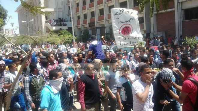  الأمن يفرق مسيرة الإخوان بمسجد السلام بطلقات الصوت وقنابل الغاز 