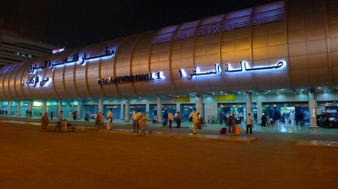 مطار القاهرة يستقبل مصرية مرحلة من الأراضي الكويتية