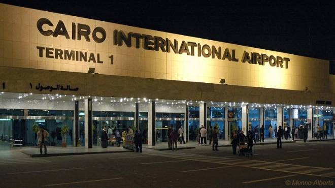 وزير الدولة البريطانى يغادر مطار القاهرة بعد مباحثات زيادة الاستثمار 
