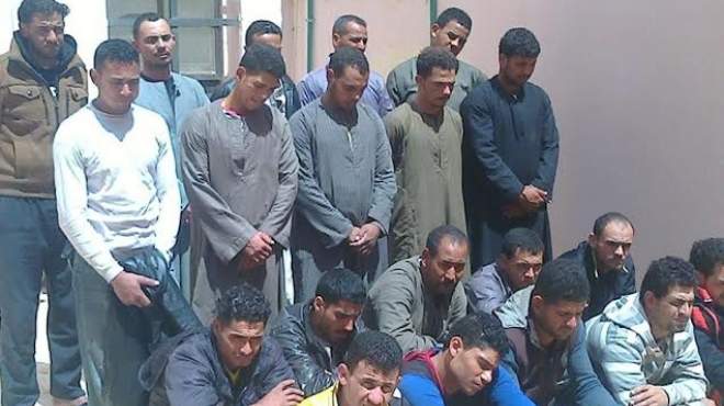 القبض على 44 مصرياً فى طبرق خلال محاولتهم التسلل إلى الأراضى الليبية