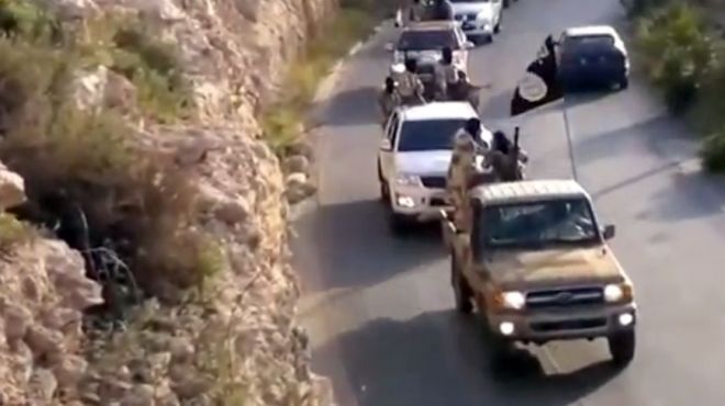 «الجيش المصرى الحر» يستعرض عسكرياً فى ليبيا