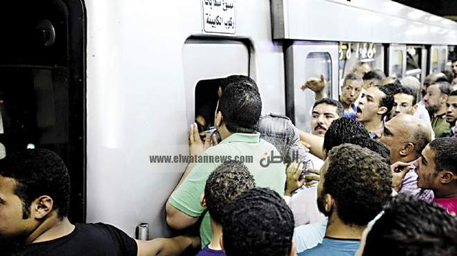 شهود عيان: مشادات بين أمن المترو ومتظاهري الشريعة بسبب الركوب في سيارات السيدات