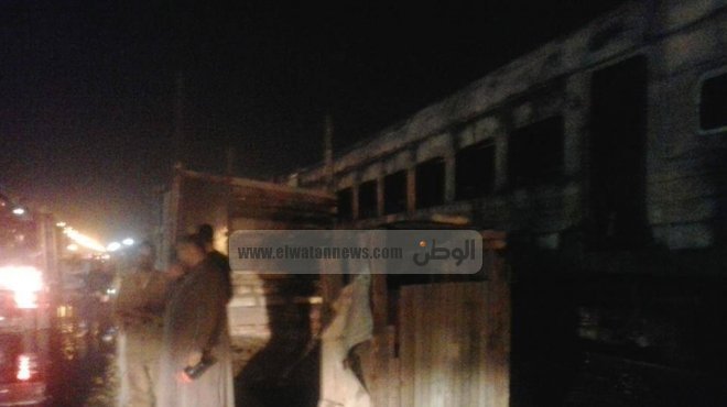 بالصور| شهود عيان: مجهولون أحرقوا قطار الزقازيق بالمولوتوف