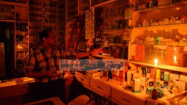 شبح الظلام يخيم على مدن وقرى الشرقية بعد عودة انقطاع الكهرباء