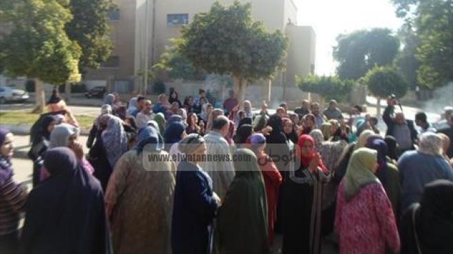 أهالي منشية مبارك بالمحلة غاضبون بسبب تعدي مجلس المدينة على الحدائق