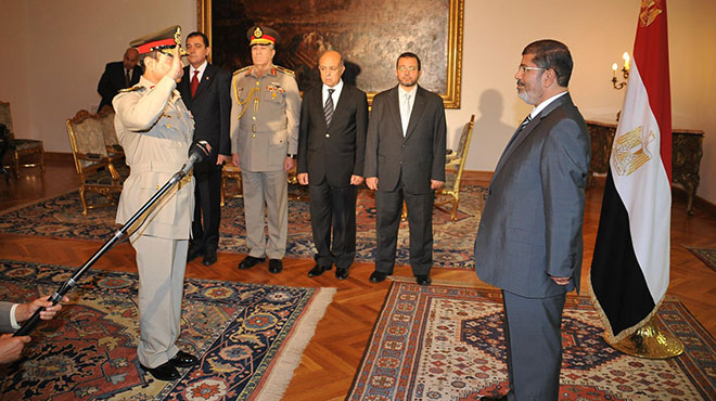 الكاتب البريطاني ديفيد هيرست: رغم المخاوف.. قرارات مرسي تدعو للتفاؤل