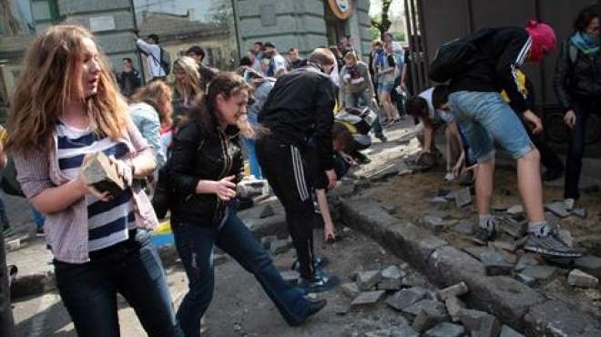 عمال المناجم الأوكرانيون يطالبون قادة البلاد بوقف العنف