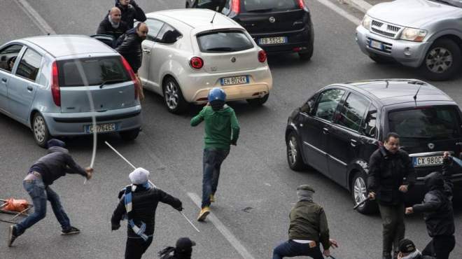 بالصور| الصحافة الإيطالية: قتيل و10 مصابين في اشتباكات الأولتراس قبل نهائي الكأس