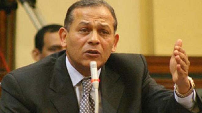 السادات يطالب مرسي بطرد السفير السوري من مصر 