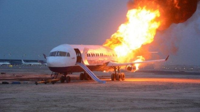 عاجل| إخماد حريق نشب في طائرة روسية أثناء هبوطها بمطار الغردقة