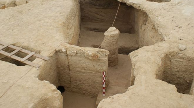  اكتشاف مقبرة تعود لعصر ماقبل الأسرات بمنطقة الكوم الأحمر بأسوان