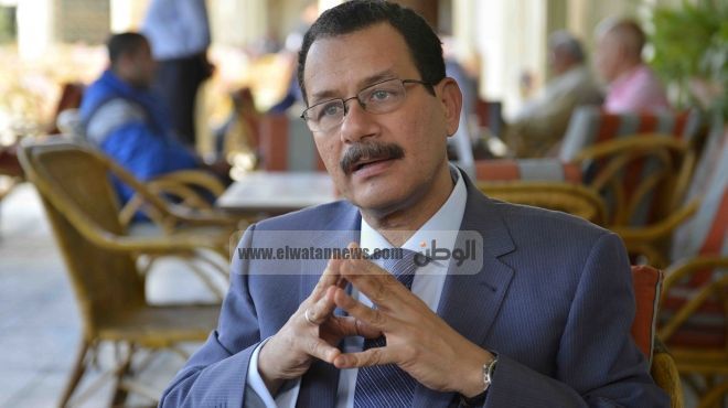 د. أحمد درويش: «مرسى» تراجع عن تكليفى بالحكومة لأننى «أجادل».. ولا نملك إمكانات إنهاء الفوضى قبل 2020